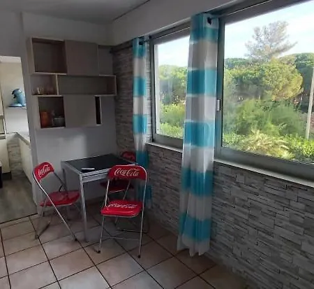 Le Zodiaque 20m2 Piscine Apartman *